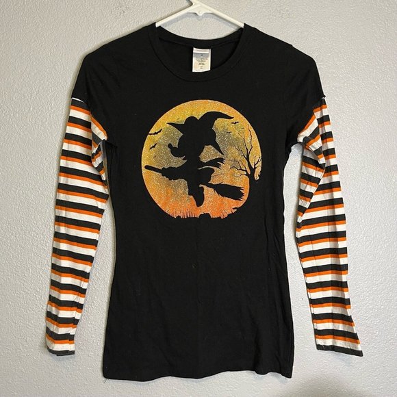 Disney Tops - Disney Mickey Halloween Long Sleeve Tee Size Small Juniors